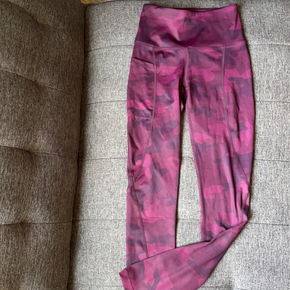 Athlio Burgundy camo print leggings XS - Picture 1 of 2